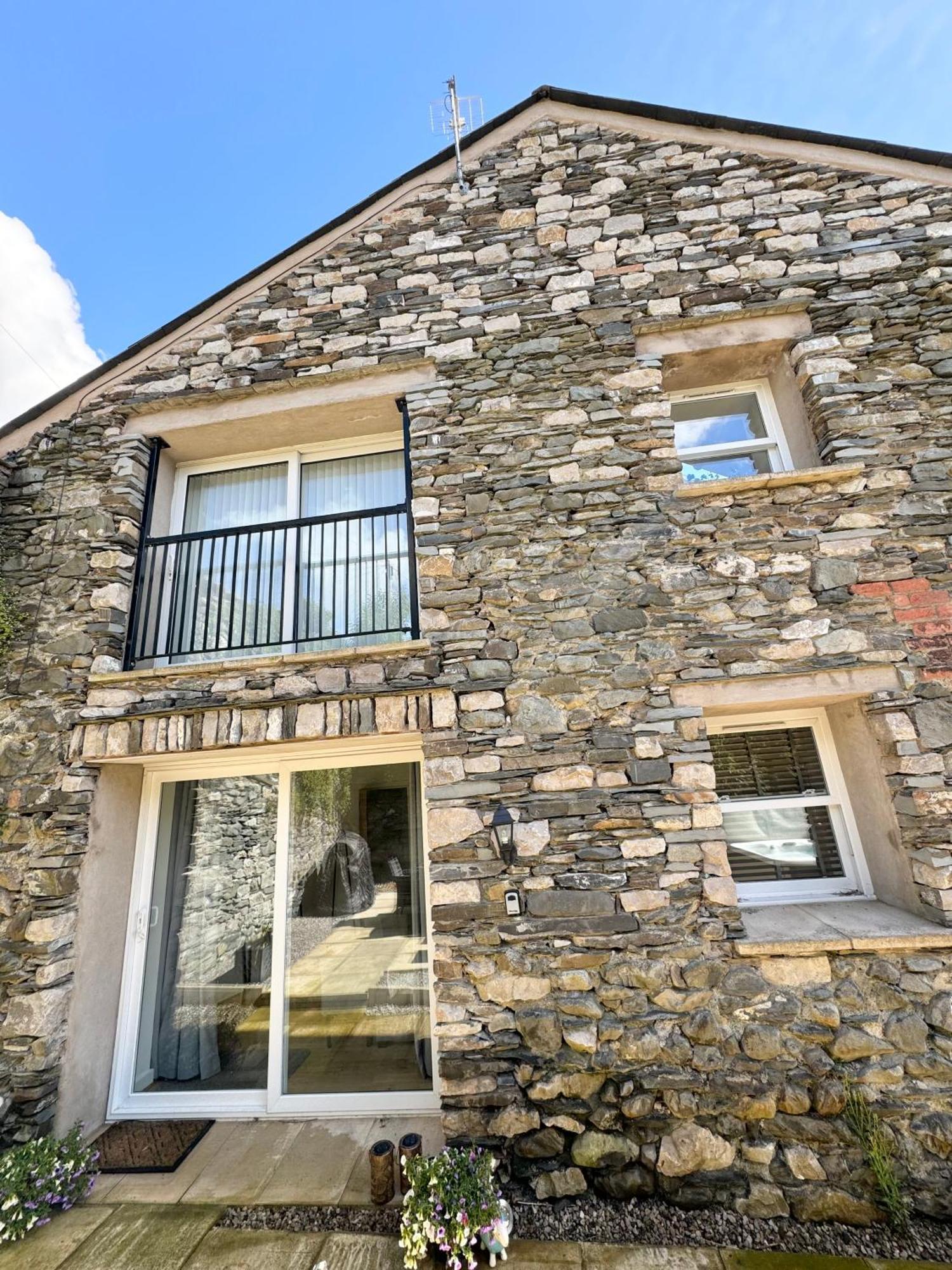 The Barn In The Courtyard, 3 - Bed, Sleeps 5, Pets Welcome Ulverston Exterior foto